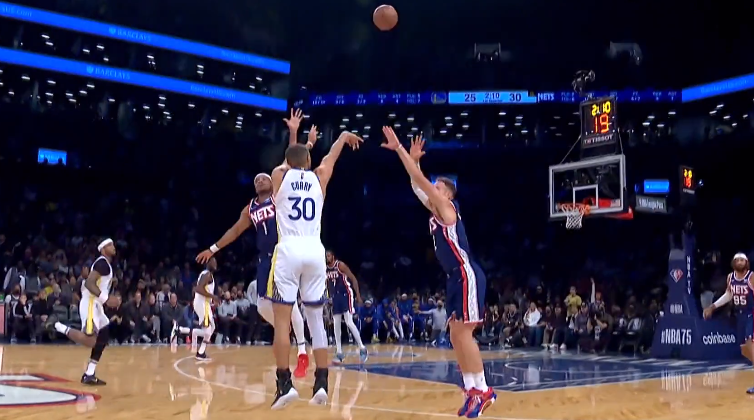 NBA独行侠加时争议绝杀太阳终结对手八连胜登顶联盟引热议